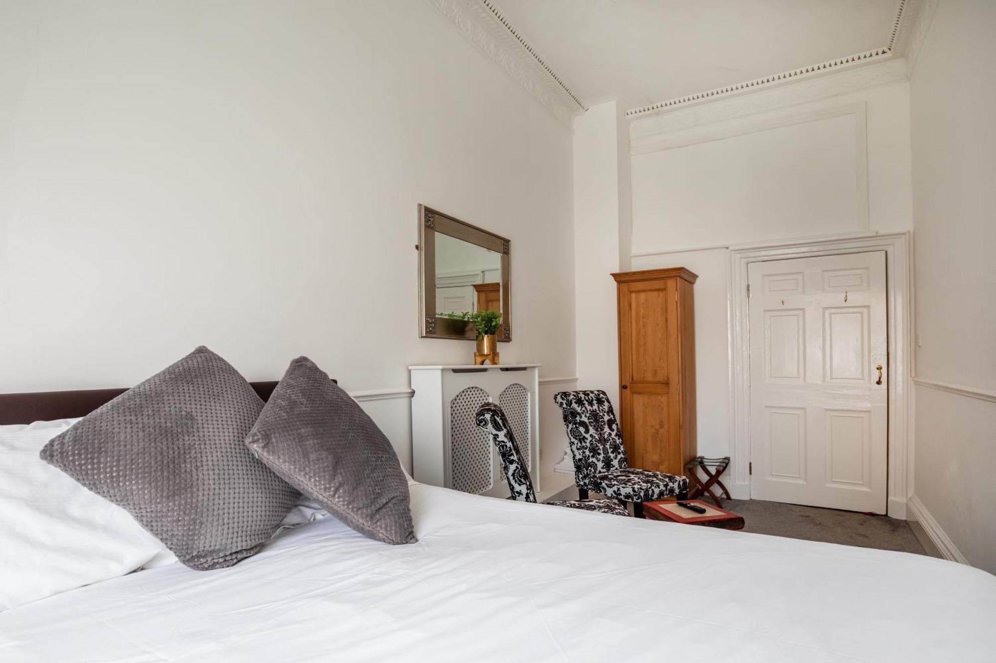 Serenity Guest House سكرابورو المظهر الخارجي الصورة